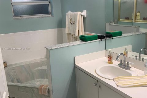 Casa en venta en Homestead, Florida, 3 dormitorios, 141.12 m2 № 1973441 - foto 7