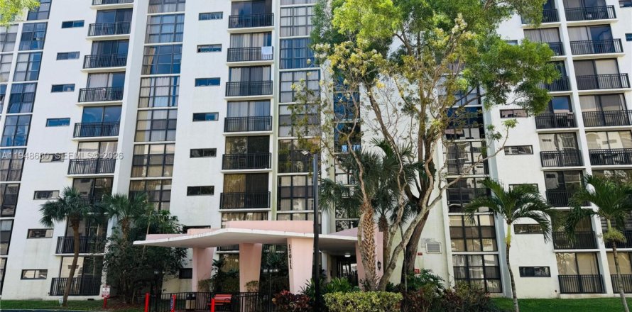 Condo in Sunny Isles Beach, Florida, 3 bedrooms  № 2053100