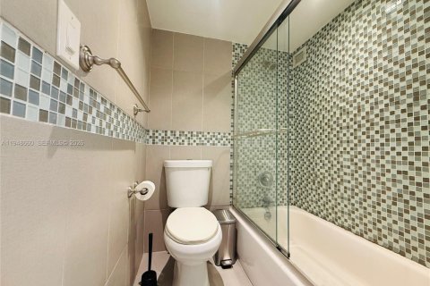 Condo in Sunny Isles Beach, Florida, 3 bedrooms  № 2053100 - photo 14