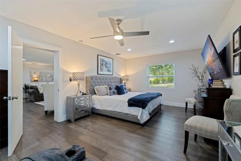 House in Saint Petersburg, Florida 3 bedrooms, 156.45 sq.m. № 2223408 - photo 29