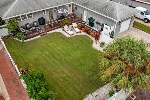 House in Saint Petersburg, Florida 3 bedrooms, 156.45 sq.m. № 2223408 - photo 7