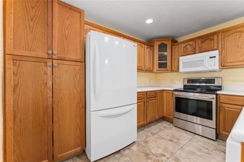 Touwnhouse à louer à Titusville, Floride: 3 chambres, 141.68 m2 № 2157447 - photo 2