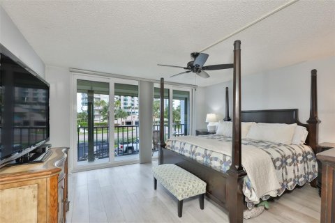 Condo in Clearwater, Florida, 2 bedrooms  № 2099378 - photo 18