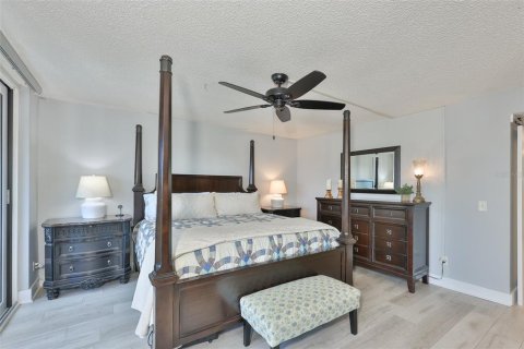 Condo in Clearwater, Florida, 2 bedrooms  № 2099378 - photo 21