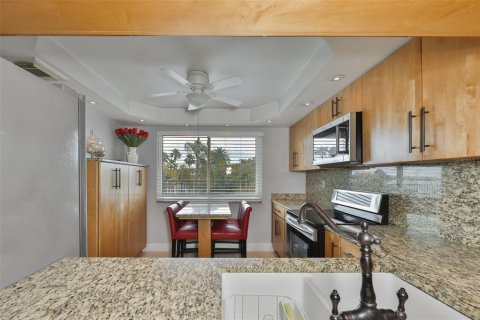 Condo in Clearwater, Florida, 2 bedrooms  № 2099378 - photo 14
