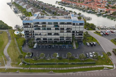 Condo in Clearwater, Florida, 2 bedrooms  № 2099378 - photo 2