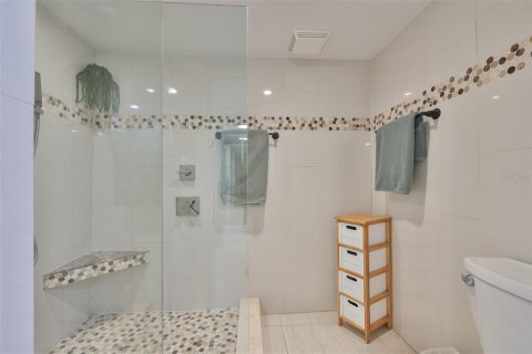 Condo in Clearwater, Florida, 2 bedrooms  № 2099378 - photo 22