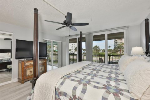 Condo in Clearwater, Florida, 2 bedrooms  № 2099378 - photo 19