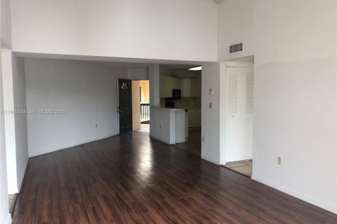 Condominio en alquiler en Hialeah, Florida, 2 dormitorios, 88.26 m2 № 2026371 - foto 5