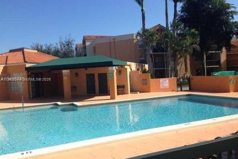 Condominio en alquiler en Hialeah, Florida, 2 dormitorios, 88.26 m2 № 2026371 - foto 17