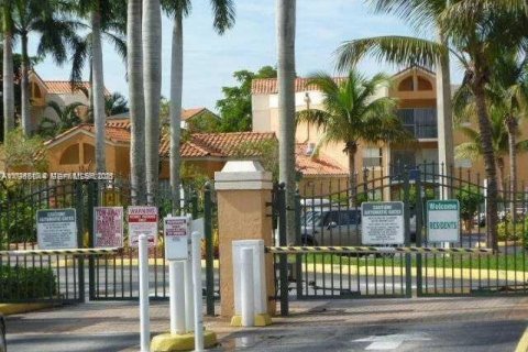 Condominio en alquiler en Hialeah, Florida, 2 dormitorios, 88.26 m2 № 2026371 - foto 20