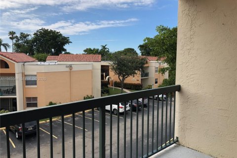 Condominio en alquiler en Hialeah, Florida, 2 dormitorios, 88.26 m2 № 2026371 - foto 11