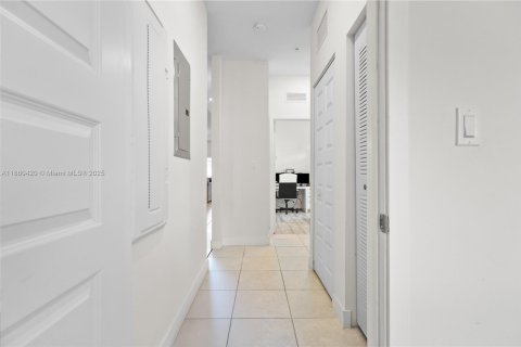 Copropriété à vendre à Doral, Floride: 3 chambres, 114.83 m2 № 1890692 - photo 20