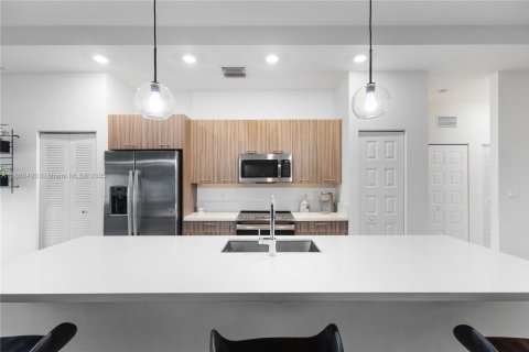Copropriété à vendre à Doral, Floride: 3 chambres, 114.83 m2 № 1890692 - photo 11