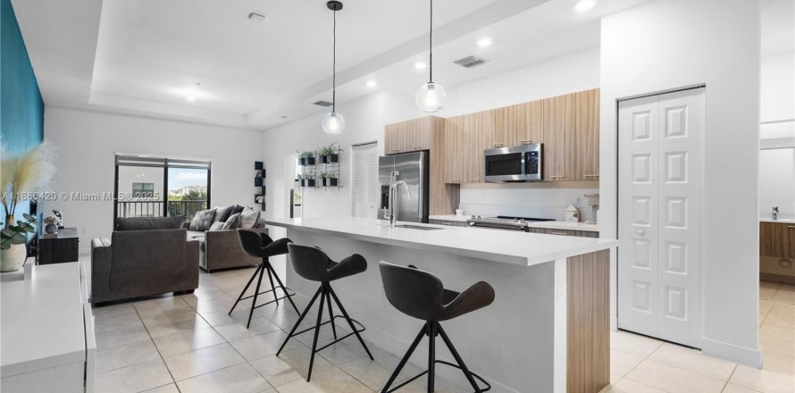 Condo à Doral, Floride, 3 chambres № 1890692