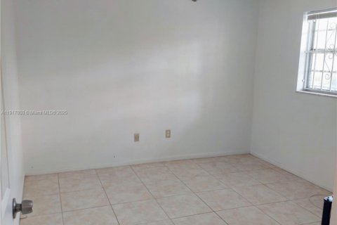 Condo in Miami, Florida, 2 bedrooms  № 1975090 - photo 6