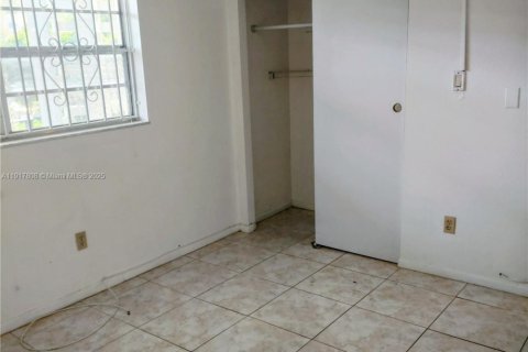 Condo in Miami, Florida, 2 bedrooms  № 1975090 - photo 7