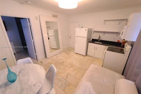 Снять в аренду кондоминиум в Майами-Бич, Флорида 1 спальня, 42.36м2, № 1787267 - фото 7