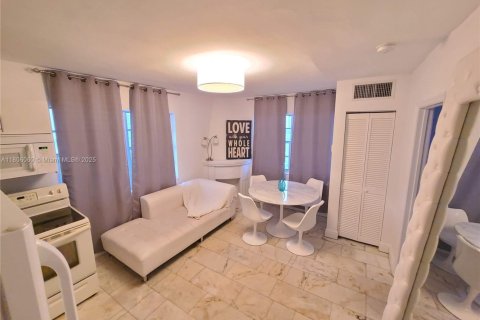 Снять в аренду кондоминиум в Майами-Бич, Флорида 1 спальня, 42.36м2, № 1787267 - фото 8
