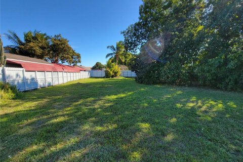 Terreno en venta en Hialeah, Florida № 2004270 - foto 3
