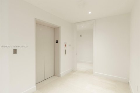 Condominio en venta en Miami, Florida, 2 dormitorios, 177.44 m2 № 1830271 - foto 21