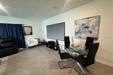 Townhouse in Tampa, Florida 3 bedrooms, 138.24 sq.m. № 2381143 - photo 14