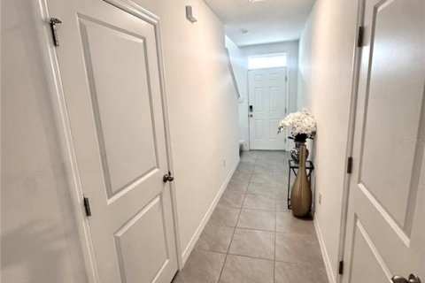 Townhouse in Tampa, Florida 3 bedrooms, 138.24 sq.m. № 2381143 - photo 22