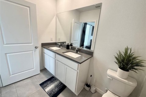 Townhouse in Tampa, Florida 3 bedrooms, 138.24 sq.m. № 2381143 - photo 28
