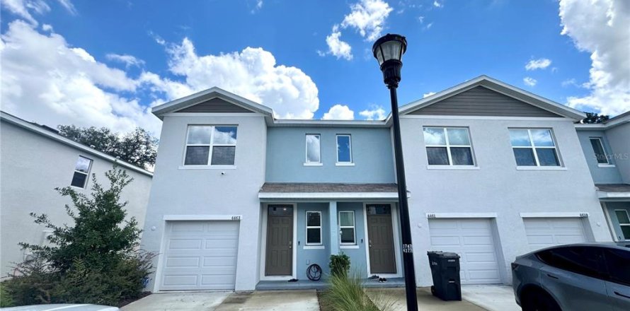 Townhouse in Tampa, Florida 3 bedrooms, 138.24 sq.m. № 2381143