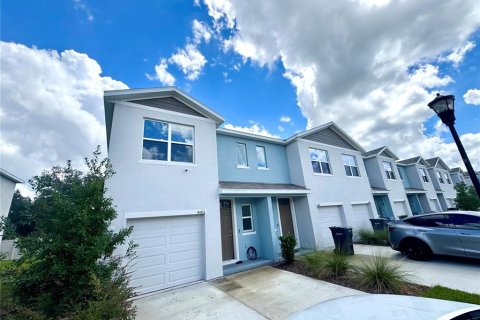 Townhouse in Tampa, Florida 3 bedrooms, 138.24 sq.m. № 2381143 - photo 2