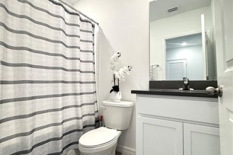 Townhouse in Tampa, Florida 3 bedrooms, 138.24 sq.m. № 2381143 - photo 25