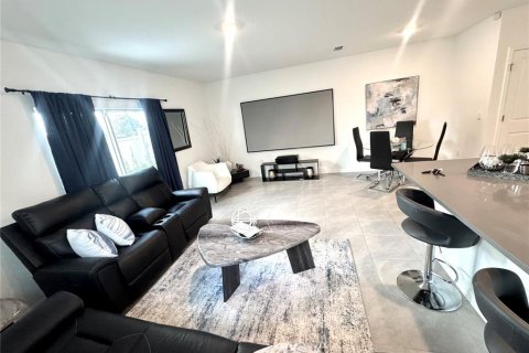 Townhouse in Tampa, Florida 3 bedrooms, 138.24 sq.m. № 2381143 - photo 12
