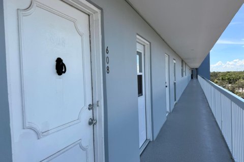 Copropriété à louer à Boca Raton, Floride: 2 chambres, 97.55 m2 № 2431416 - photo 18