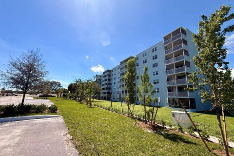 Copropriété à louer à Boca Raton, Floride: 2 chambres, 97.55 m2 № 2431416 - photo 14