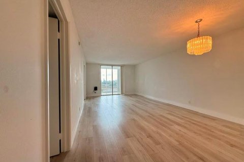 Copropriété à louer à Boca Raton, Floride: 2 chambres, 97.55 m2 № 2431416 - photo 3