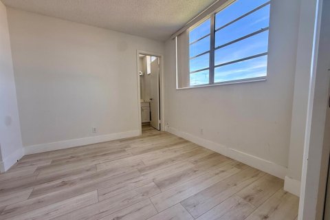 Copropriété à louer à Boca Raton, Floride: 2 chambres, 97.55 m2 № 2431416 - photo 10