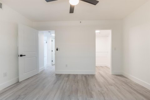 Copropriété à louer à Atlantis, Floride: 2 chambres, 95.6 m2 № 2411796 - photo 6