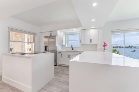 Condo à Atlantis, Floride, 2 chambres № 2411796