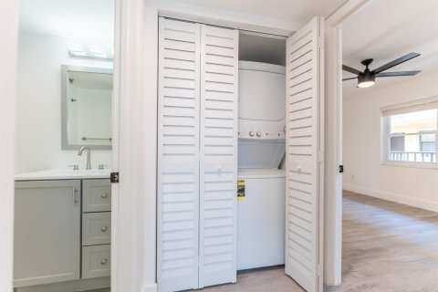 Copropriété à louer à Atlantis, Floride: 2 chambres, 95.6 m2 № 2411796 - photo 10