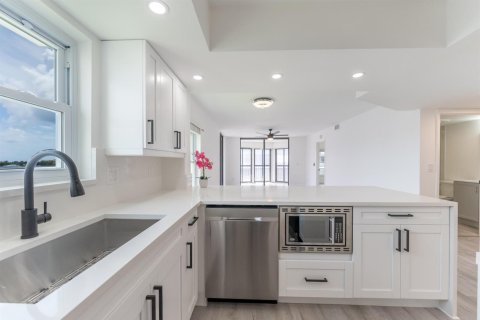 Copropriété à louer à Atlantis, Floride: 2 chambres, 95.6 m2 № 2411796 - photo 5