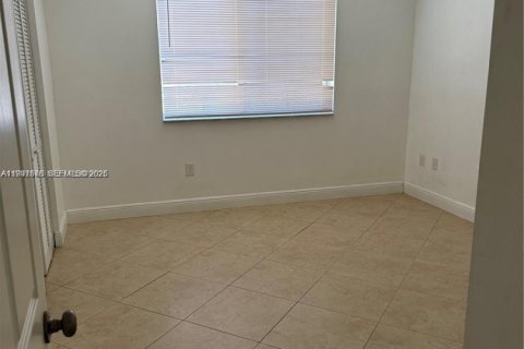 Condo in Coconut Creek, Florida, 1 bedroom  № 2060887 - photo 3