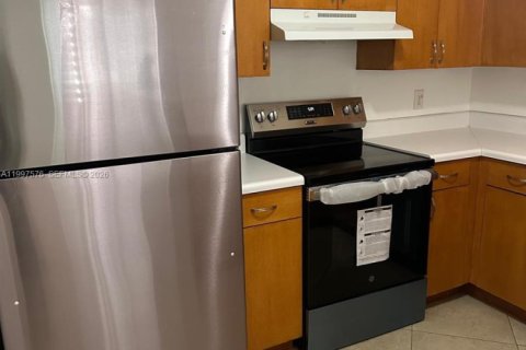 Condo in Coconut Creek, Florida, 1 bedroom  № 2060887 - photo 9