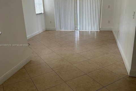 Condo in Coconut Creek, Florida, 1 bedroom  № 2060887 - photo 2