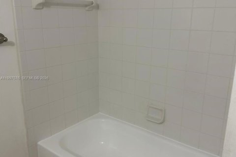 Condo in Coconut Creek, Florida, 1 bedroom  № 2060887 - photo 6