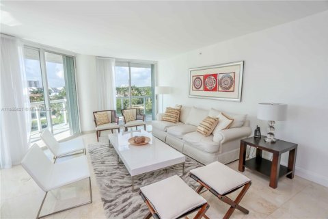 Condo in Sunny Isles Beach, Florida, 2 bedrooms № 1877905 - photo 5