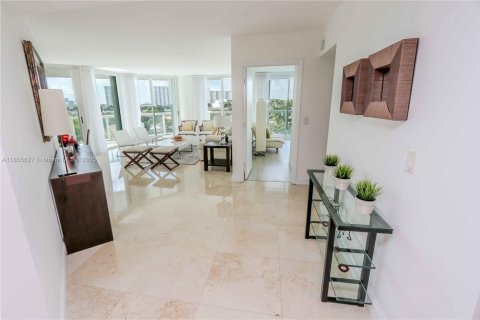Condo in Sunny Isles Beach, Florida, 2 bedrooms № 1877905 - photo 13