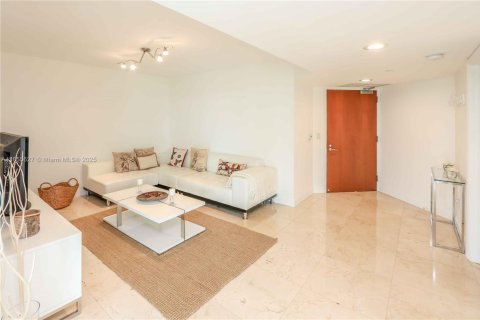 Condo in Sunny Isles Beach, Florida, 2 bedrooms № 1877905 - photo 14