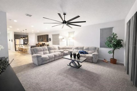 House in MATTIE POINTE in Auburndale, Florida 4 bedrooms, 179.86 sq.m. № 2208027 - photo 13