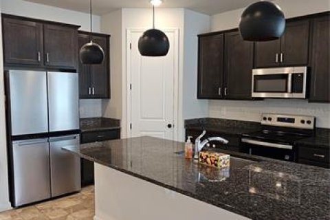 House in MATTIE POINTE in Auburndale, Florida 4 bedrooms, 179.86 sq.m. № 2208027 - photo 9