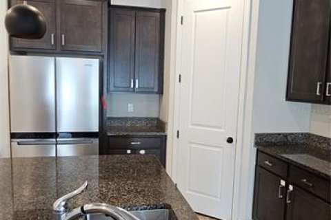 House in MATTIE POINTE in Auburndale, Florida 4 bedrooms, 179.86 sq.m. № 2208027 - photo 8